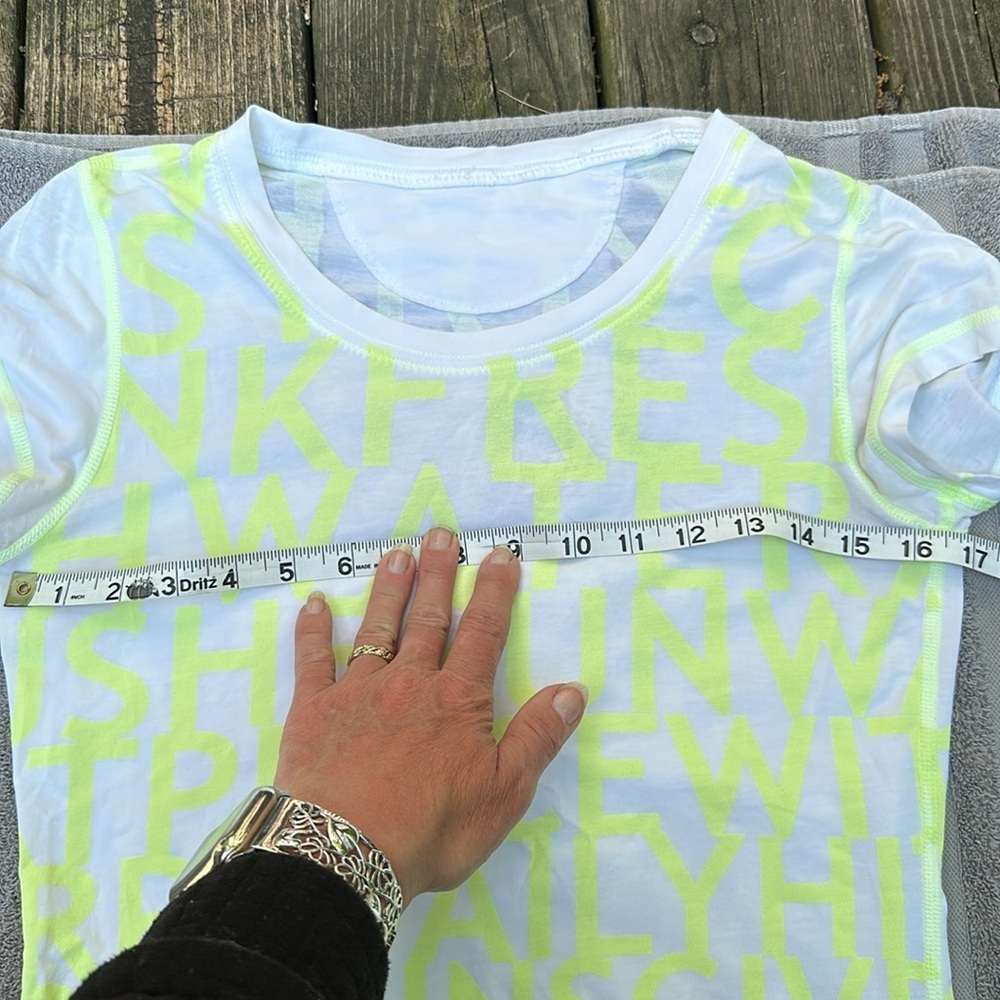 Lululemon Shirt Women  yellow/green Graphic Logo Scoop Neck Short Sleeve Stretch - Picture 5 of 5